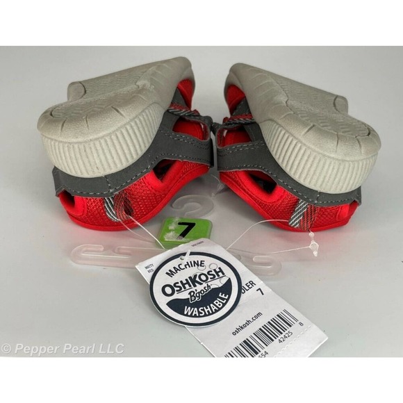 OshKosh B'gosh Toddler size 7 Red and Gray Sandals with hook and loop fasteners - Picture 8 of 8